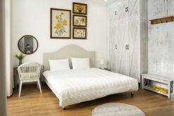 Phòng Nhỏ Hướng Công Viên 402